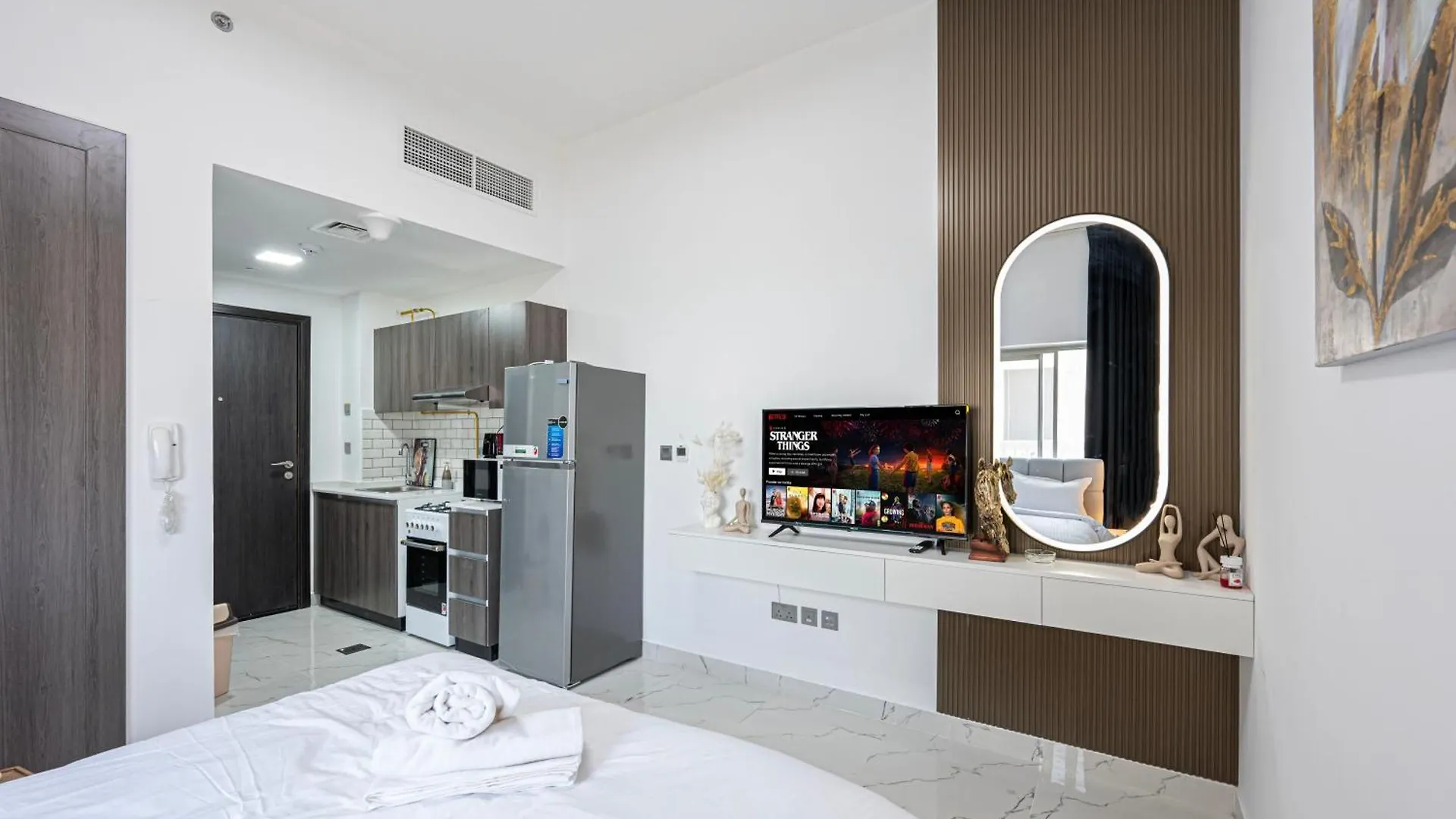 Modern Studio Oasis In Vibrant Dubailand 0*, Dubaj