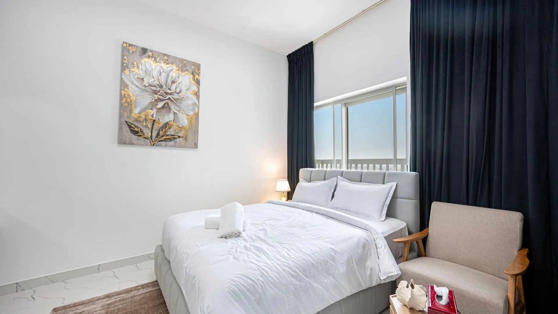 Modern Studio Oasis In Vibrant Dubailand