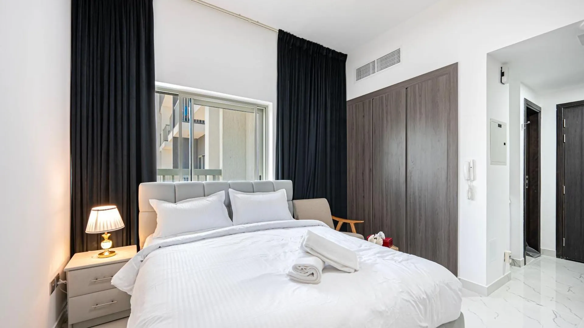 Apartment Modern Studio Oasis In Vibrant Dubailand